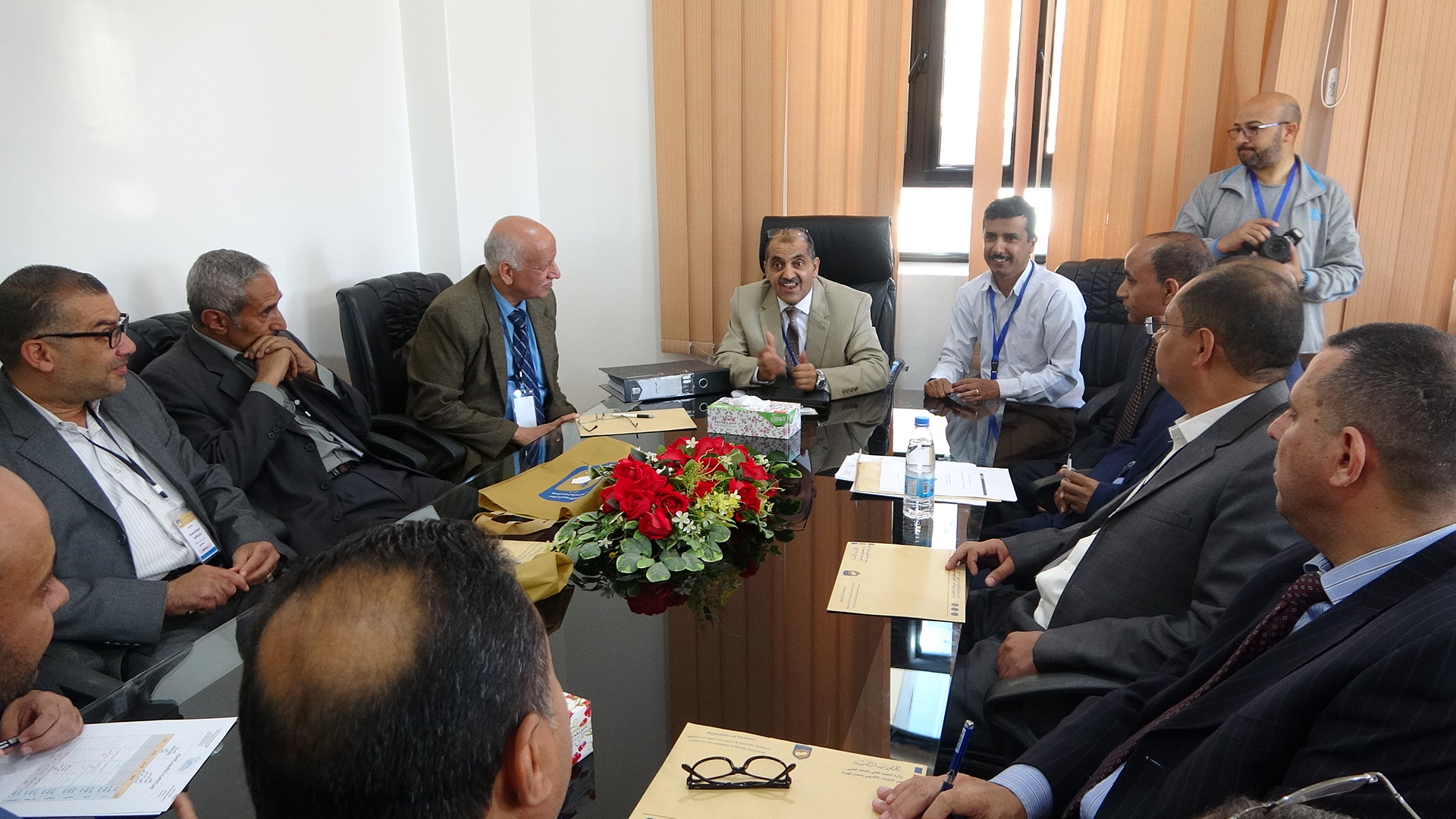 فريق مجلس الاعتماد الأكاديمي يقوم بمتابعة البرامج الأكاديمية في جامعة الرازي صنعاء