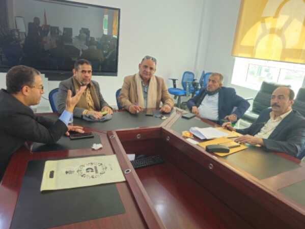 اجتماع لجنة مراجعة لائحة اختبار الكفاءة لطلاب البكالوريوس