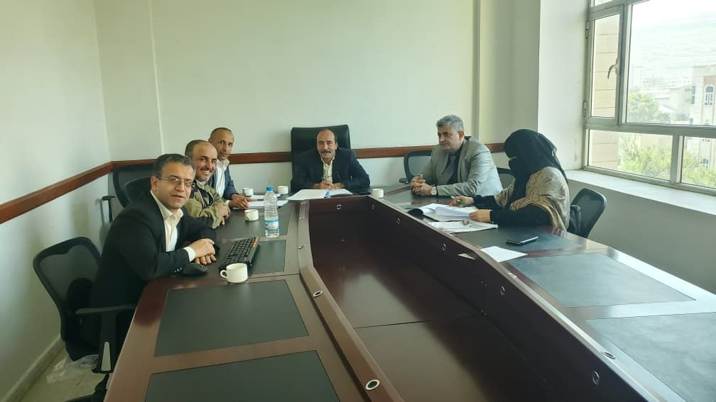 لجنة دليل الاعتماد المدرسي تواصل مناقشة معايير الاعتماد وإجراءات التقييم الذاتي